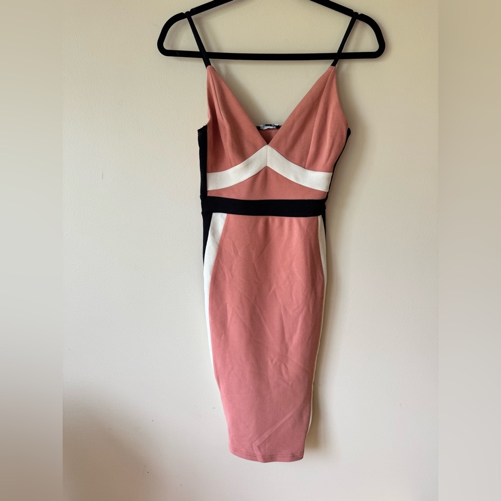 Fashion Nova Apricot Black and White Midi Dress